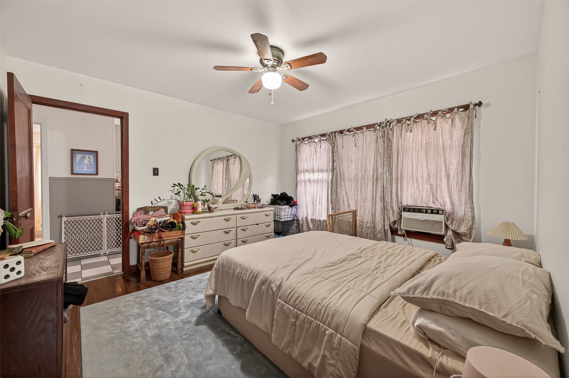 516 N Eastwood Street, Houston, TX 77011 516 N Eastwood Street, Houston, TX 77011