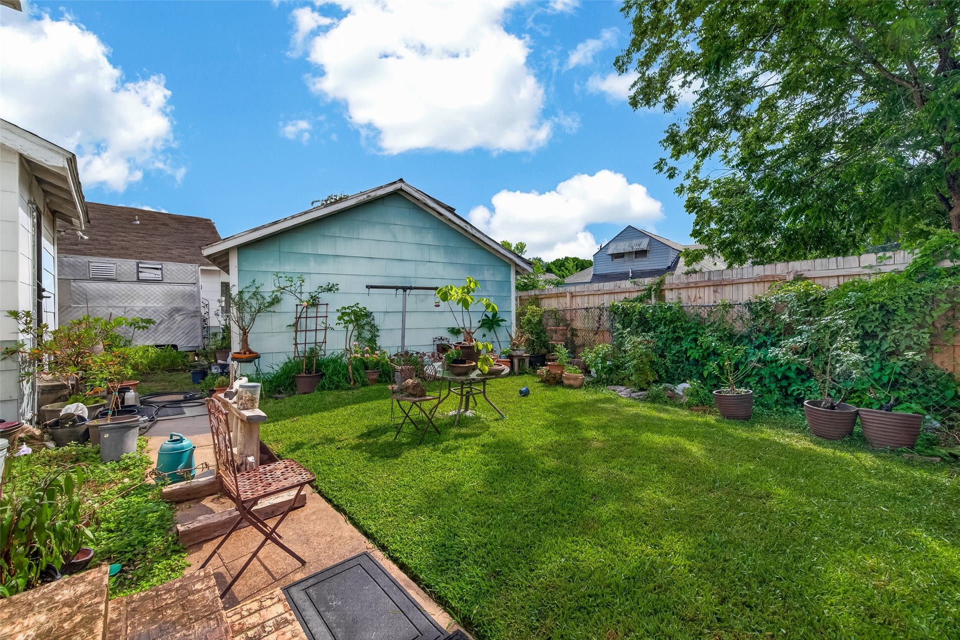 516 N Eastwood Street, Houston, TX 77011 516 N Eastwood Street, Houston, TX 77011