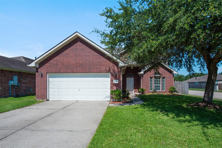 Property photo for 131 Sunset Falls Drive, La Marque, TX