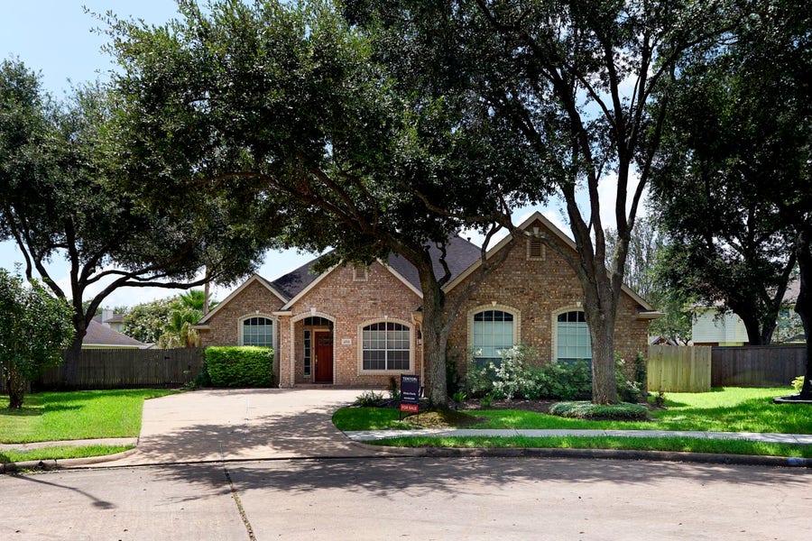 Property photo for 4006 Perry Knoll Court, Sugar Land, TX