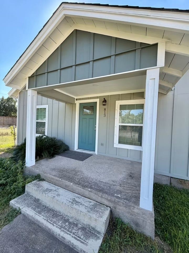 813 N Valderas Street, Angleton, TX 77515 813 N Valderas Street, Angleton, TX 77515