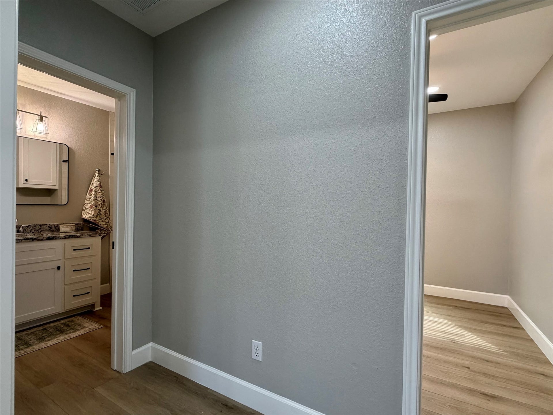 813 N Valderas Street, Angleton, TX 77515 813 N Valderas Street, Angleton, TX 77515