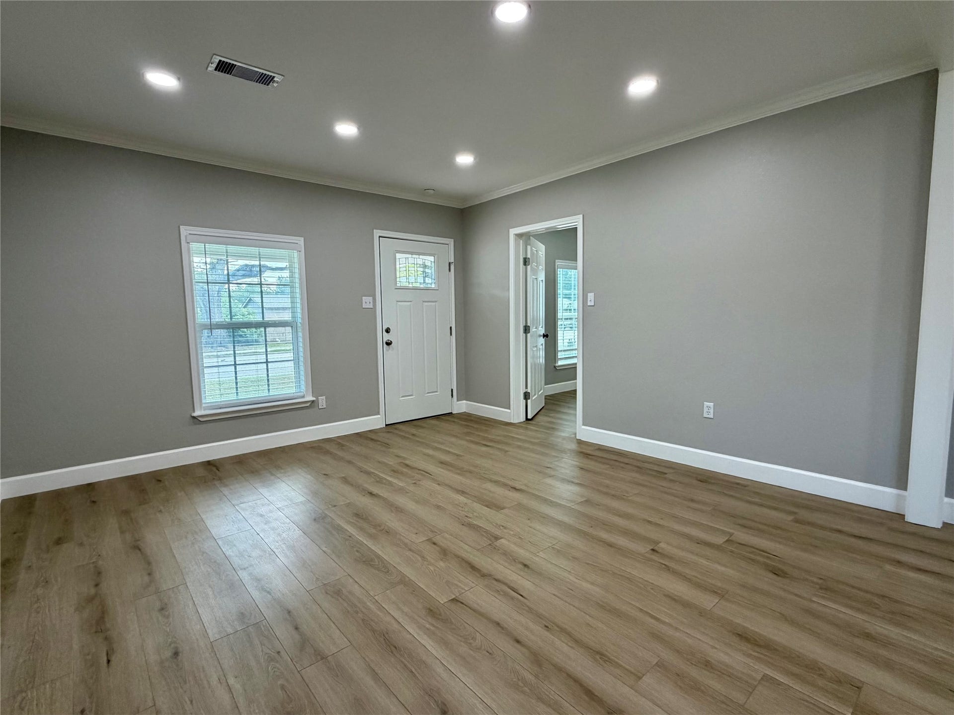 813 N Valderas Street, Angleton, TX 77515 813 N Valderas Street, Angleton, TX 77515