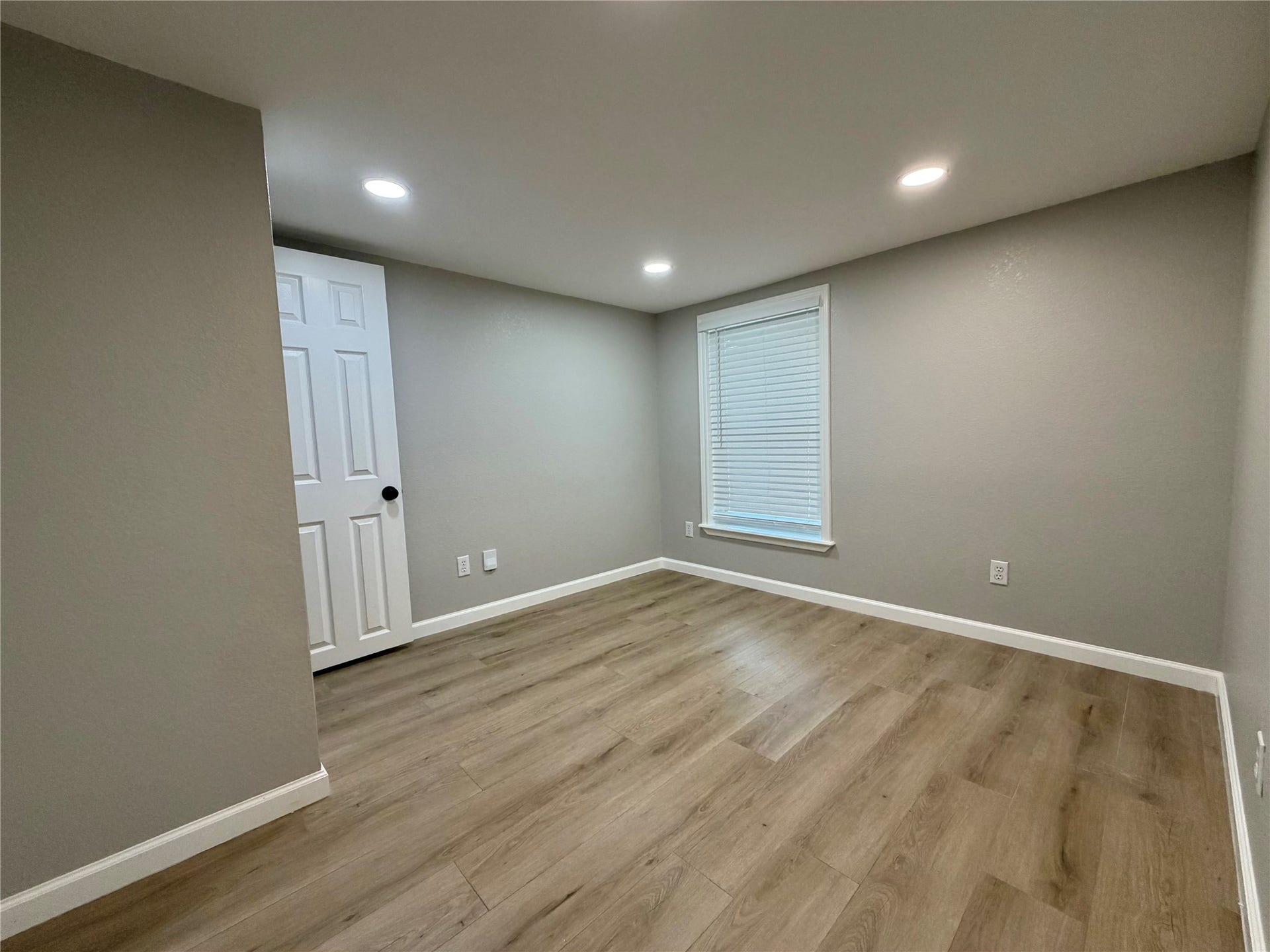 813 N Valderas Street, Angleton, TX 77515 813 N Valderas Street, Angleton, TX 77515