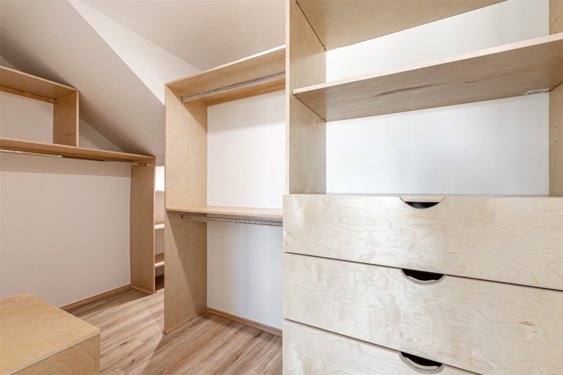 15000 S Richmond Avenue, #5, Houston, TX 77082 Large walk-in Primary Closet