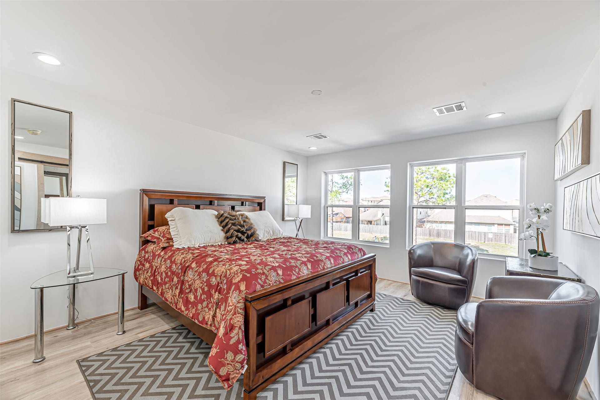 15000 S Richmond Avenue, #5, Houston, TX 77082 Primary Bedroom is large in size with an abundance of natural light