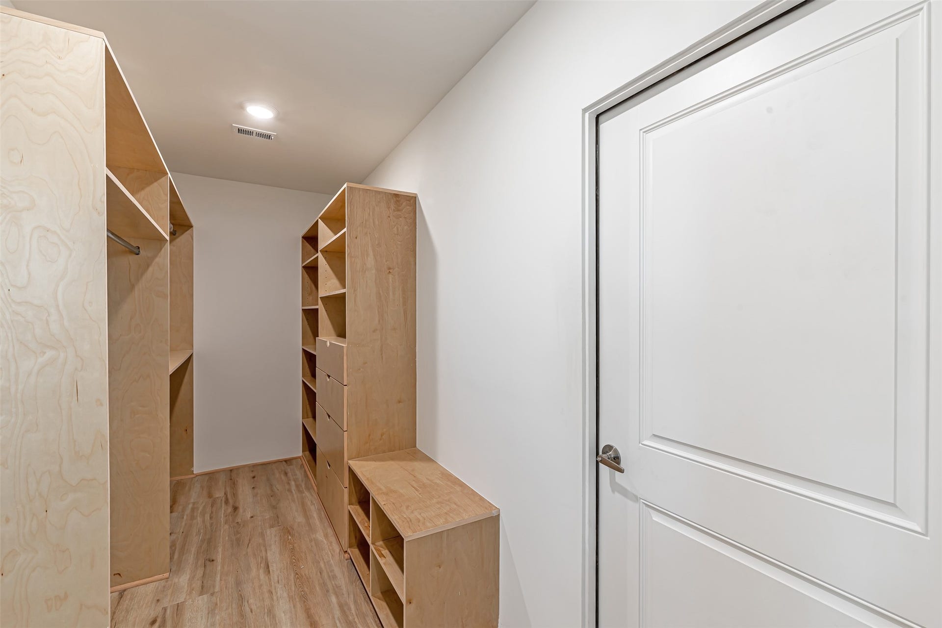 15000 S Richmond Avenue, #5, Houston, TX 77082 Large walk-in closet on the third floor