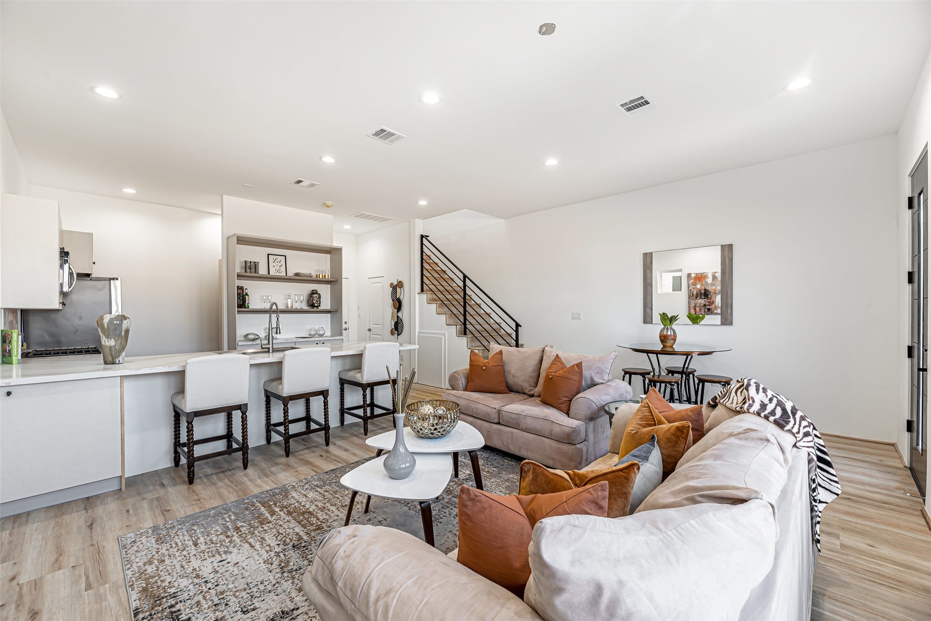 15000 S Richmond Avenue, #5, Houston, TX 77082 15000 S Richmond Avenue, #5, Houston, TX 77082