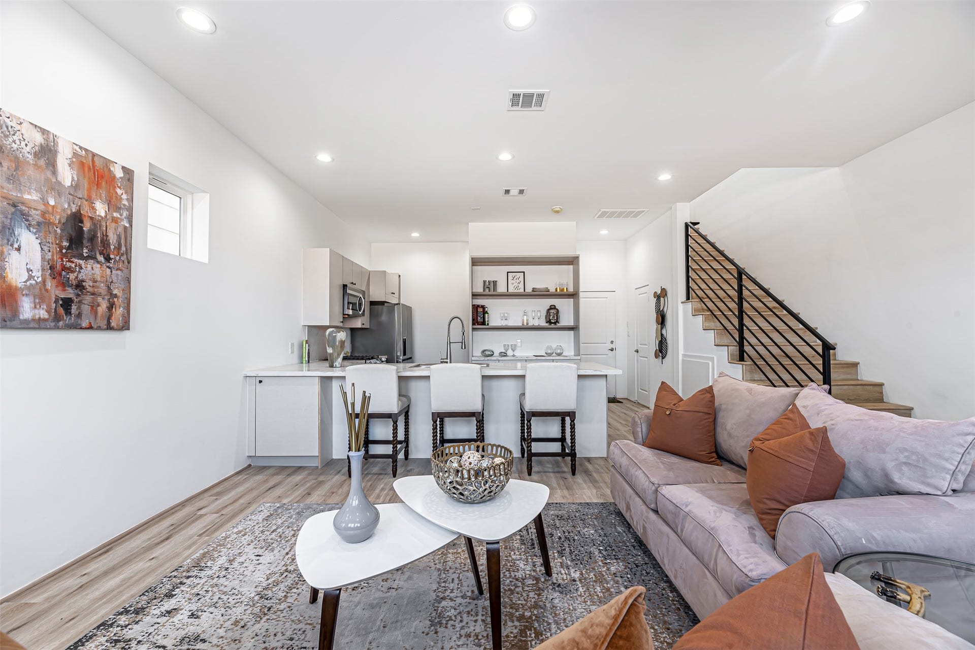15000 S Richmond Avenue, #5, Houston, TX 77082 Ample room for entertaining