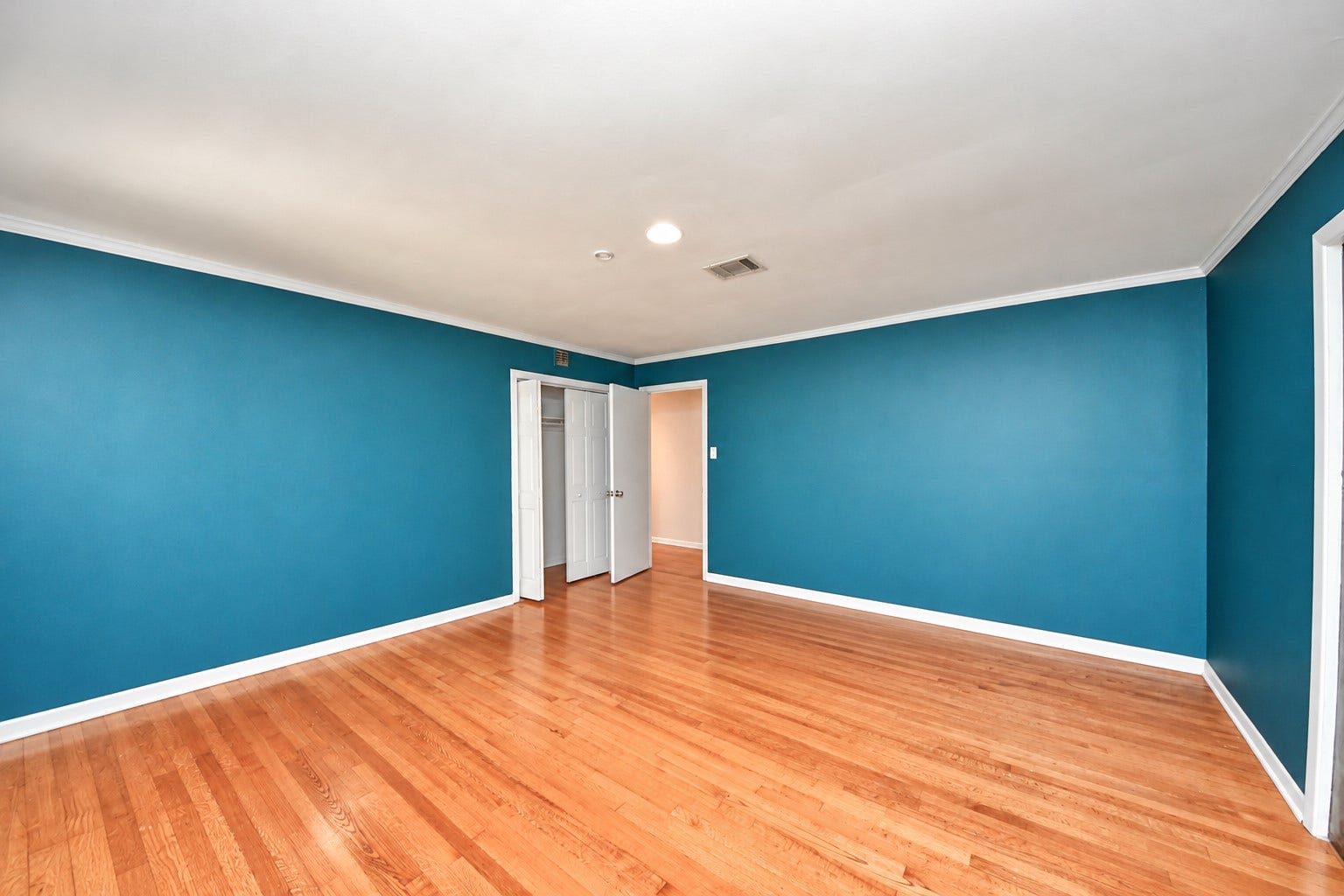 5631 San Felipe Street, Houston, TX 77056 5631 San Felipe Street, Houston, TX 77056