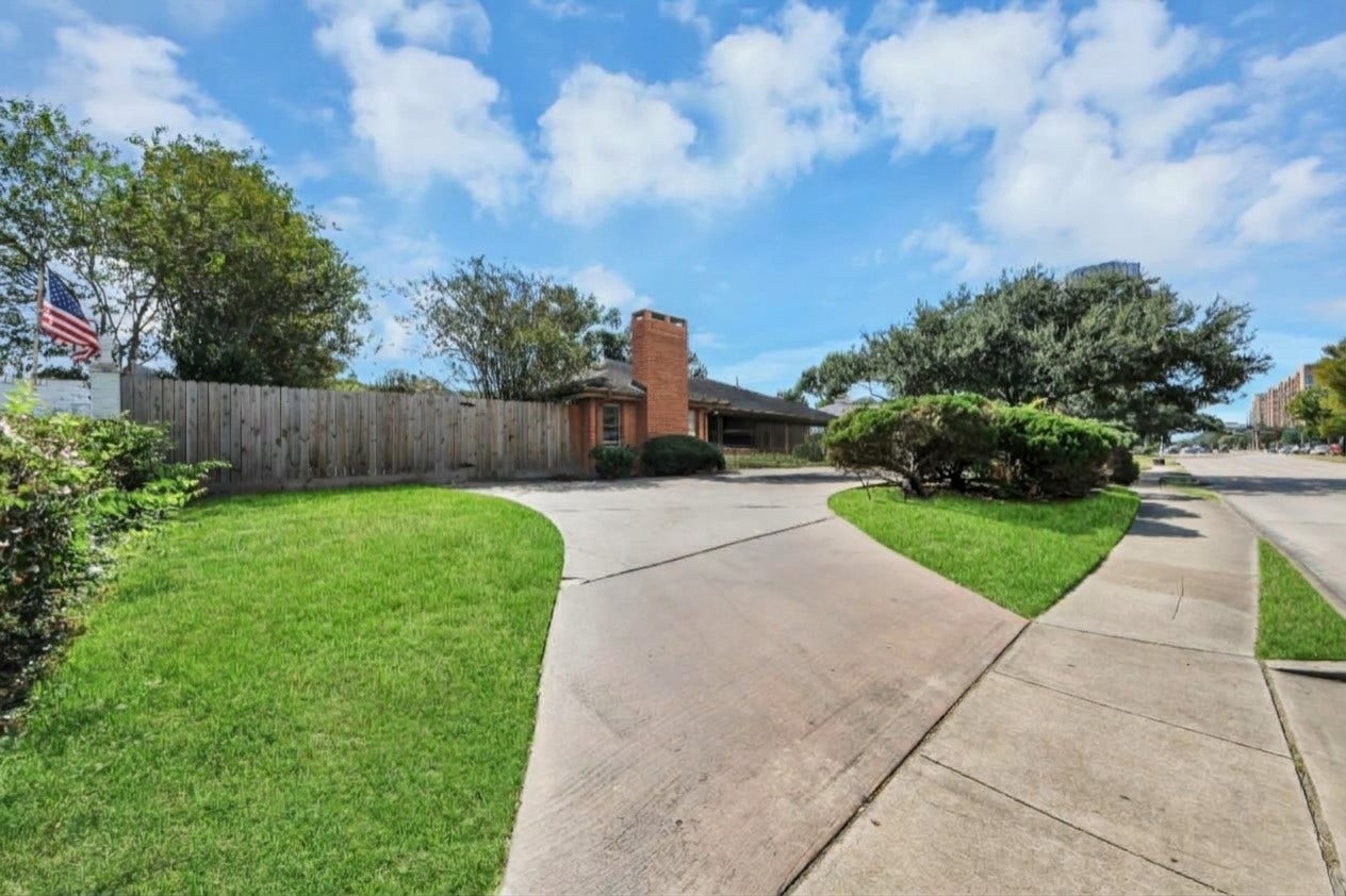 5631 San Felipe Street, Houston, TX 77056 5631 San Felipe Street, Houston, TX 77056