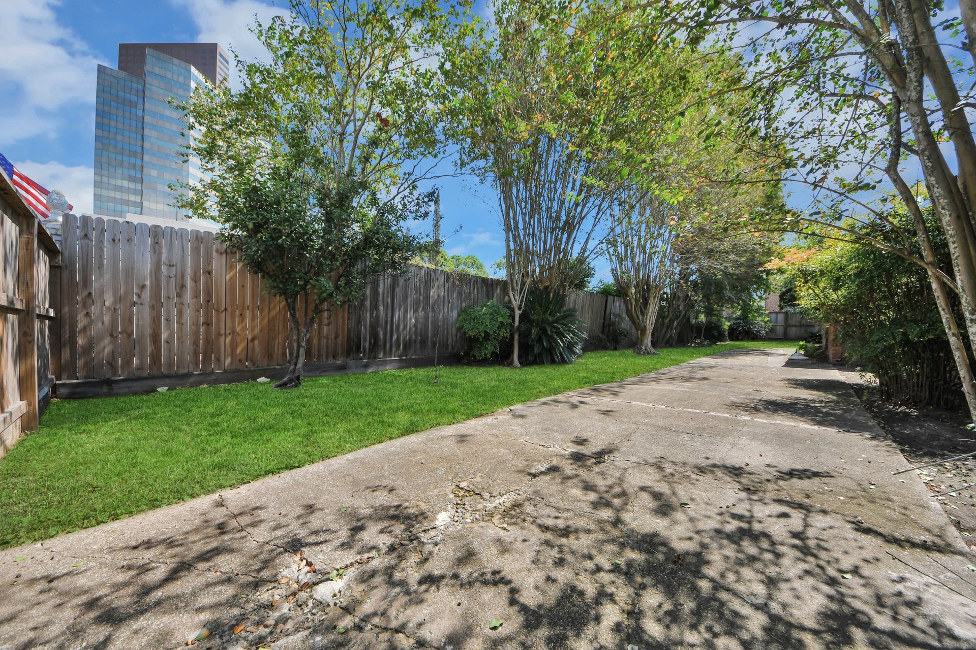 5631 San Felipe Street, Houston, TX 77056 5631 San Felipe Street, Houston, TX 77056