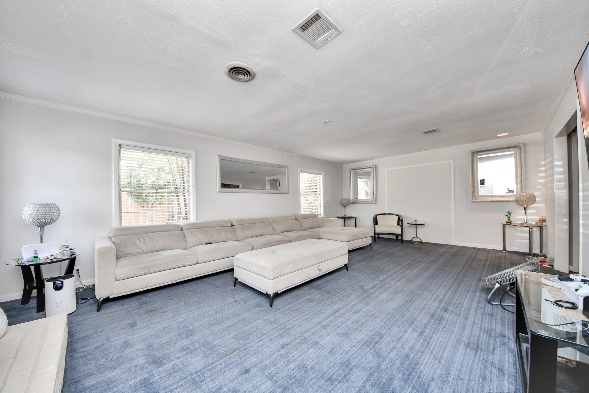 5631 San Felipe Street, Houston, TX 77056 5631 San Felipe Street, Houston, TX 77056
