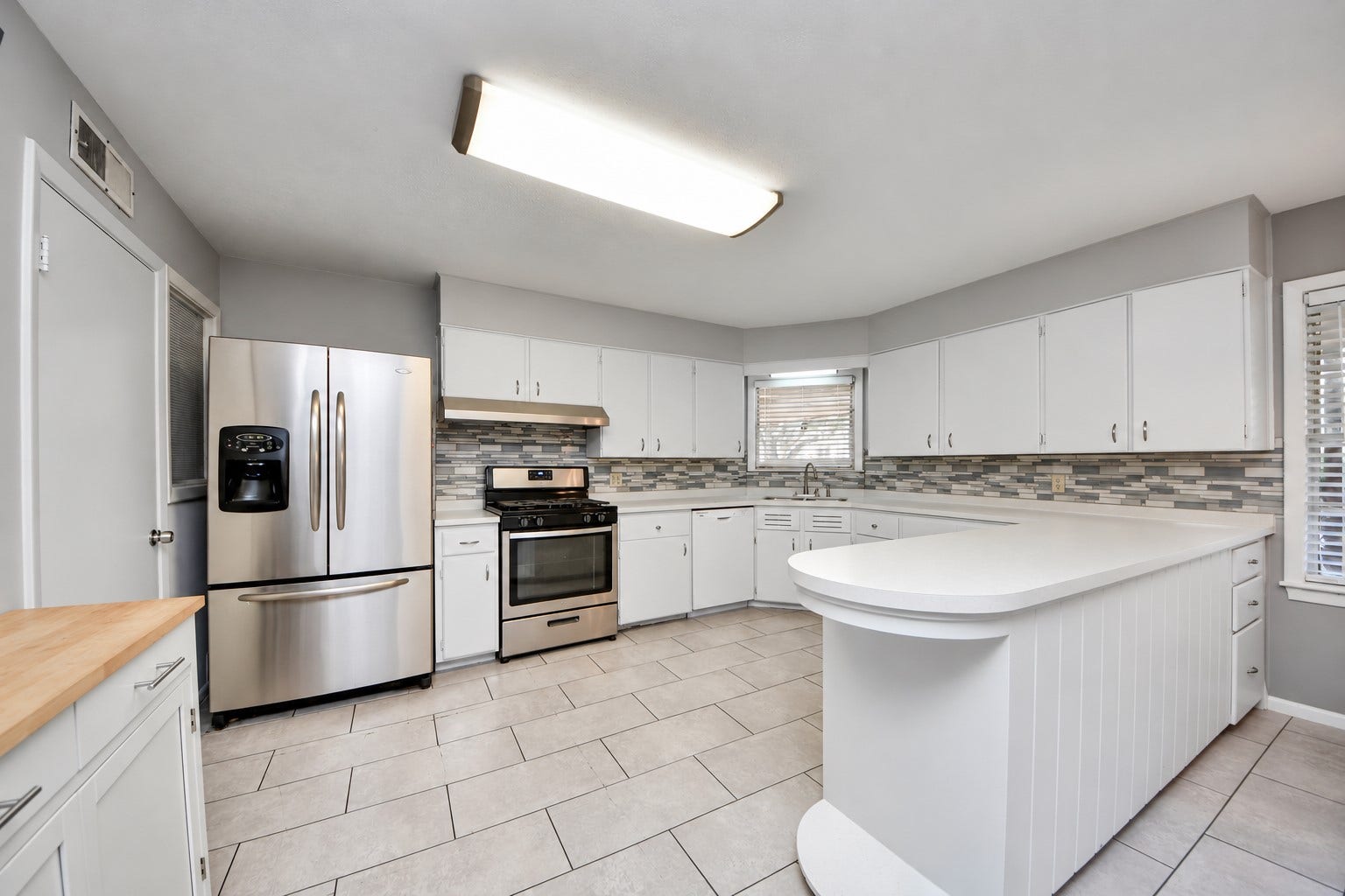 5631 San Felipe Street, Houston, TX 77056 5631 San Felipe Street, Houston, TX 77056