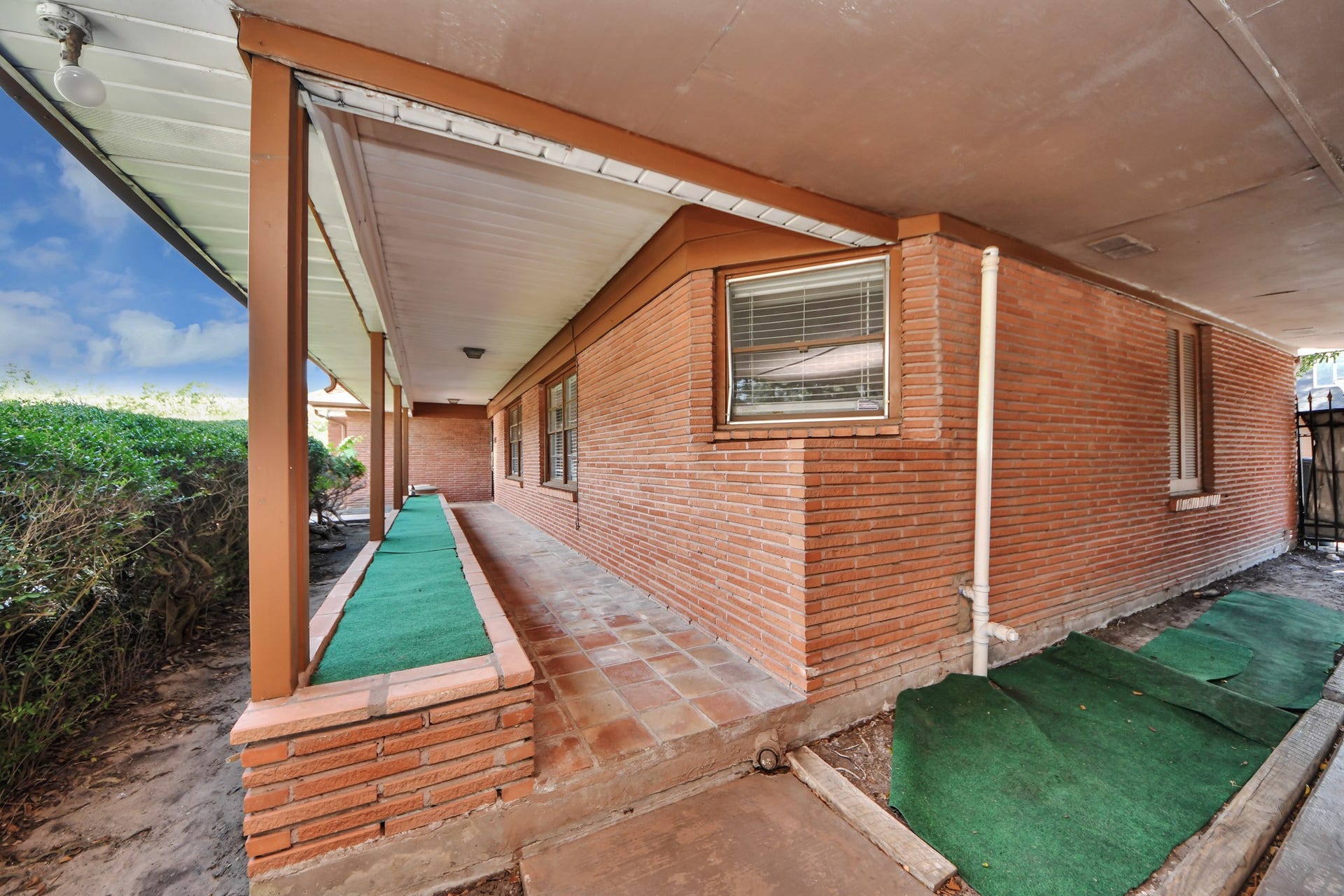 5631 San Felipe Street, Houston, TX 77056 5631 San Felipe Street, Houston, TX 77056