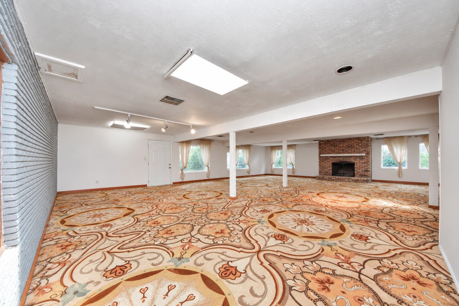 5631 San Felipe Street, Houston, TX 77056 5631 San Felipe Street, Houston, TX 77056