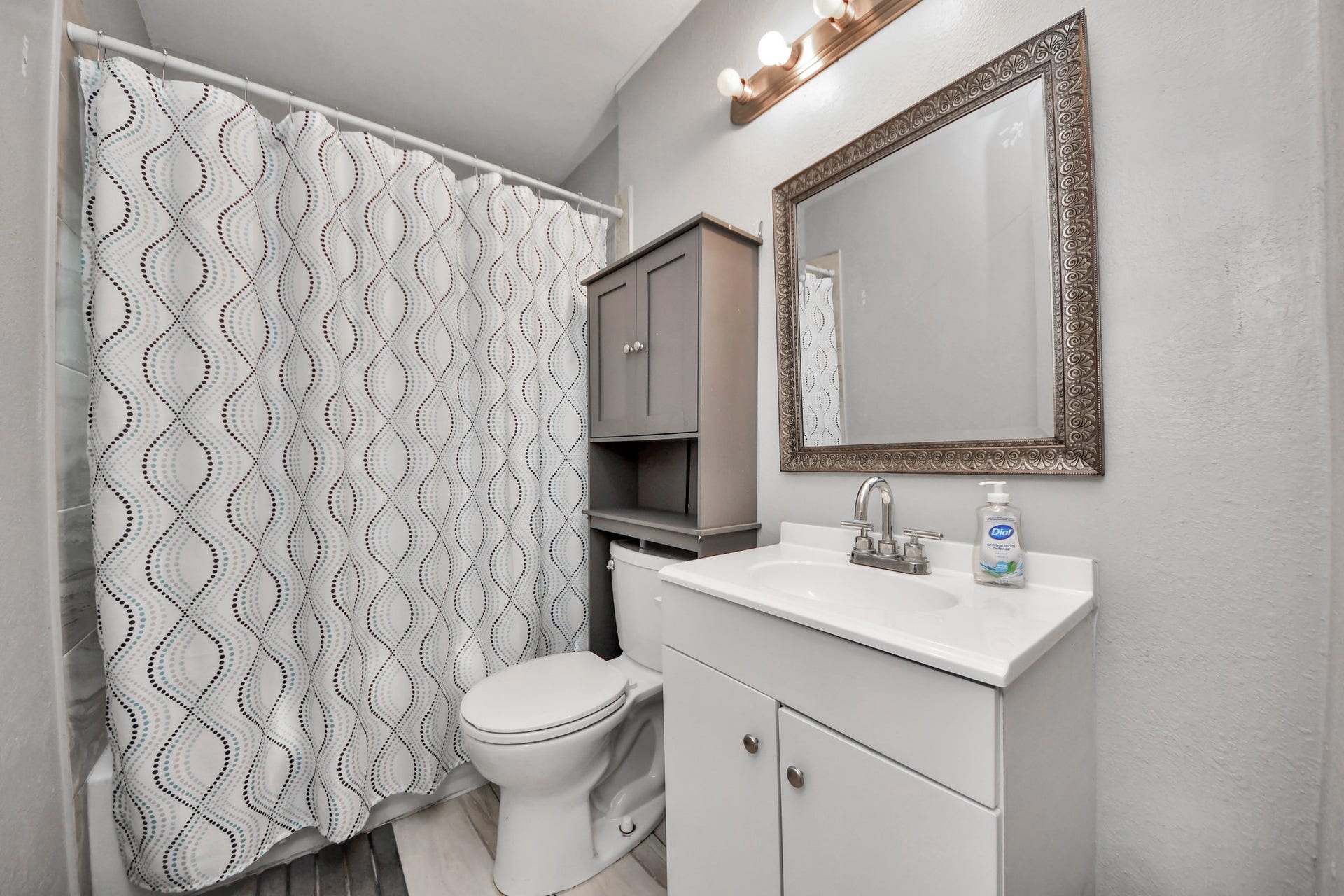 5631 San Felipe Street, Houston, TX 77056 5631 San Felipe Street, Houston, TX 77056