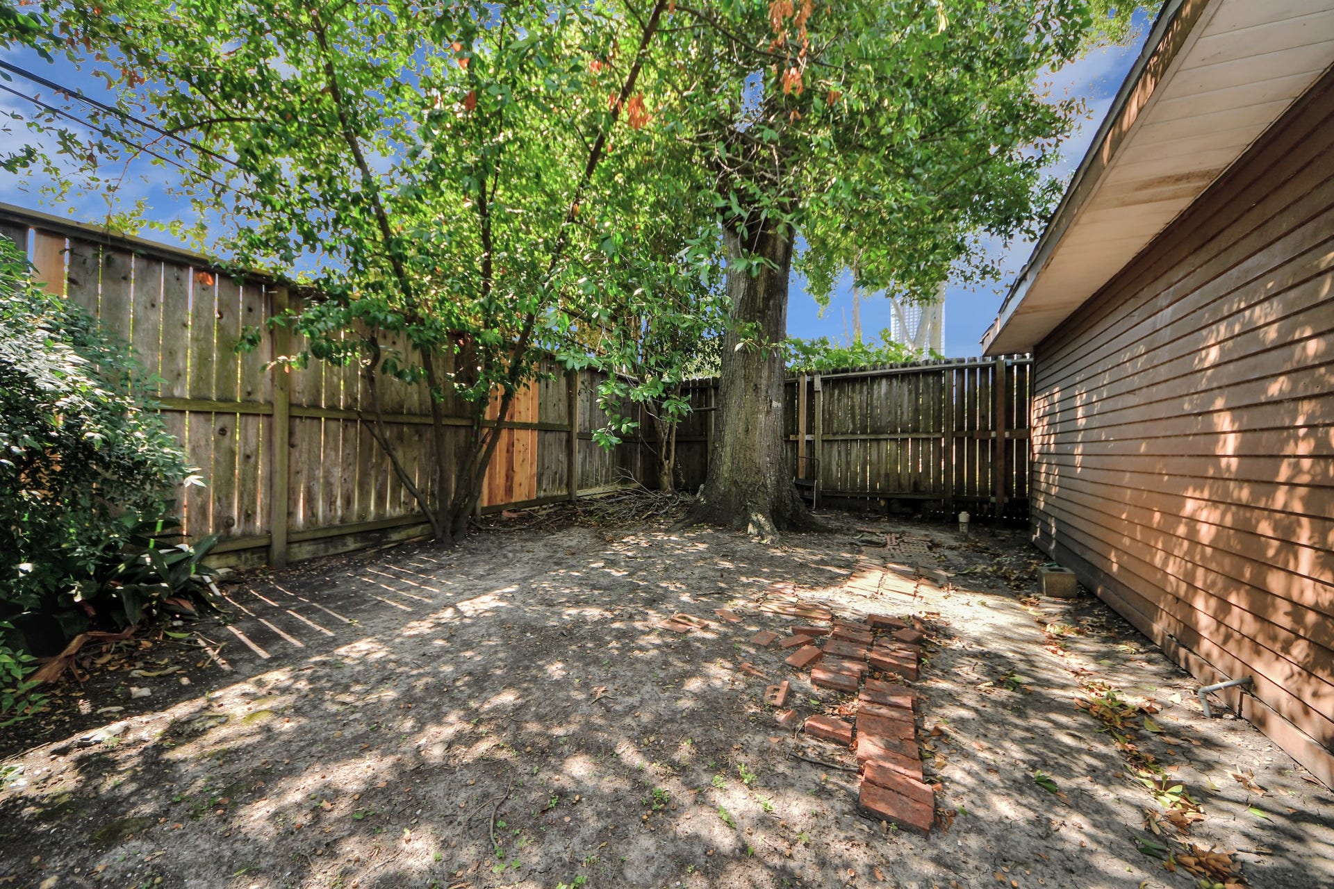 5631 San Felipe Street, Houston, TX 77056 5631 San Felipe Street, Houston, TX 77056