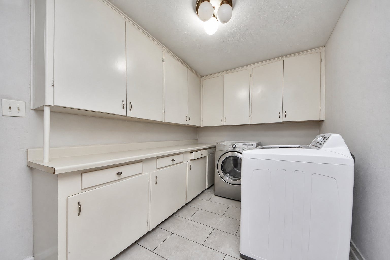 5631 San Felipe Street, Houston, TX 77056 5631 San Felipe Street, Houston, TX 77056