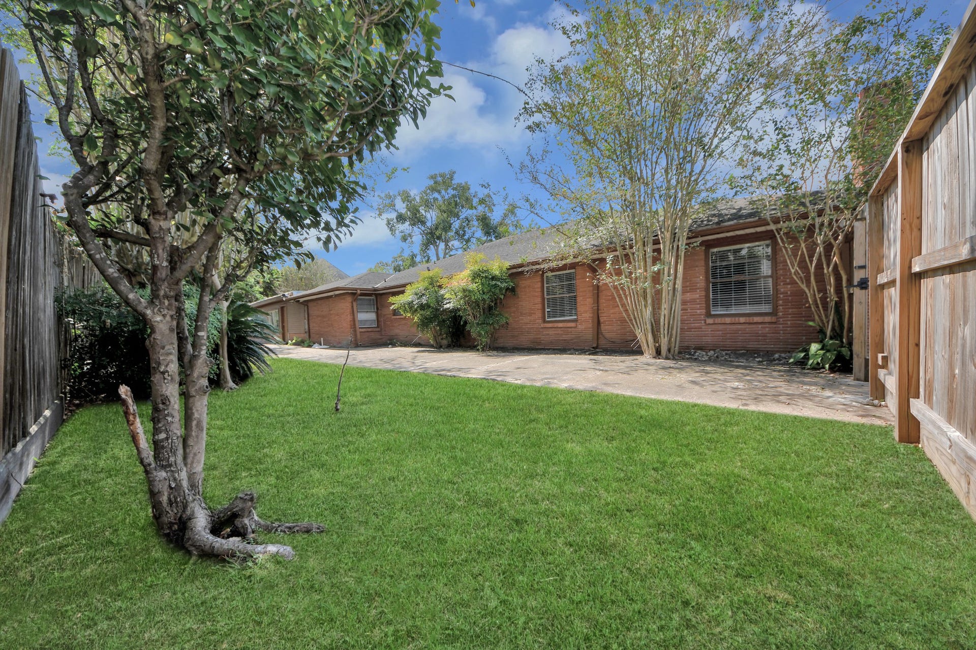 5631 San Felipe Street, Houston, TX 77056 5631 San Felipe Street, Houston, TX 77056