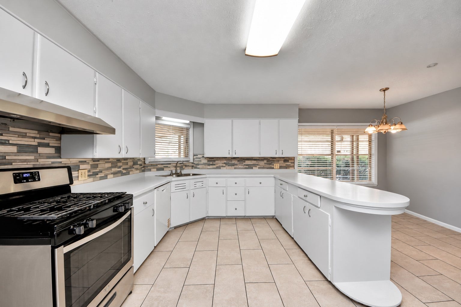 5631 San Felipe Street, Houston, TX 77056 5631 San Felipe Street, Houston, TX 77056