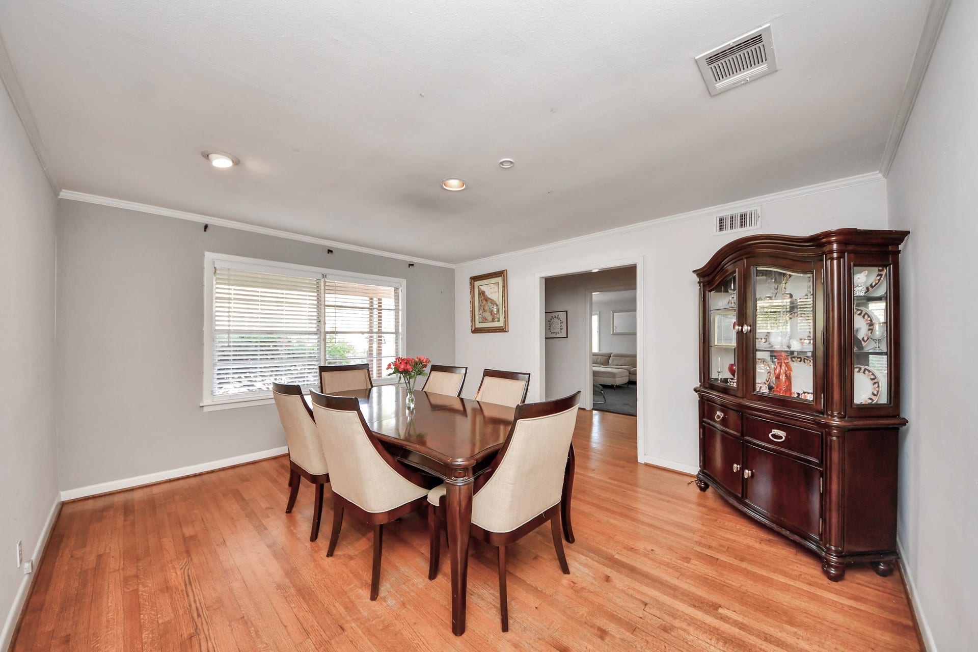 5631 San Felipe Street, Houston, TX 77056 5631 San Felipe Street, Houston, TX 77056