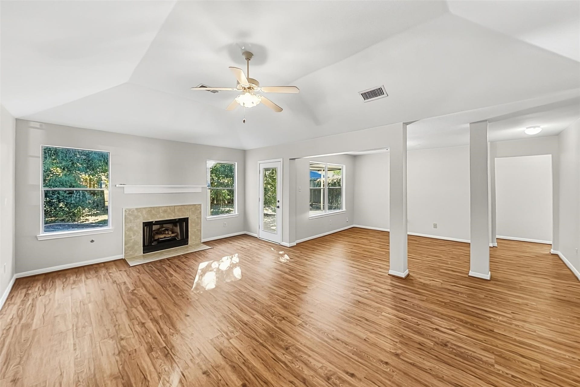 7522 Livery Lane, Cypress, TX 77433 7522 Livery Lane, Cypress, TX 77433