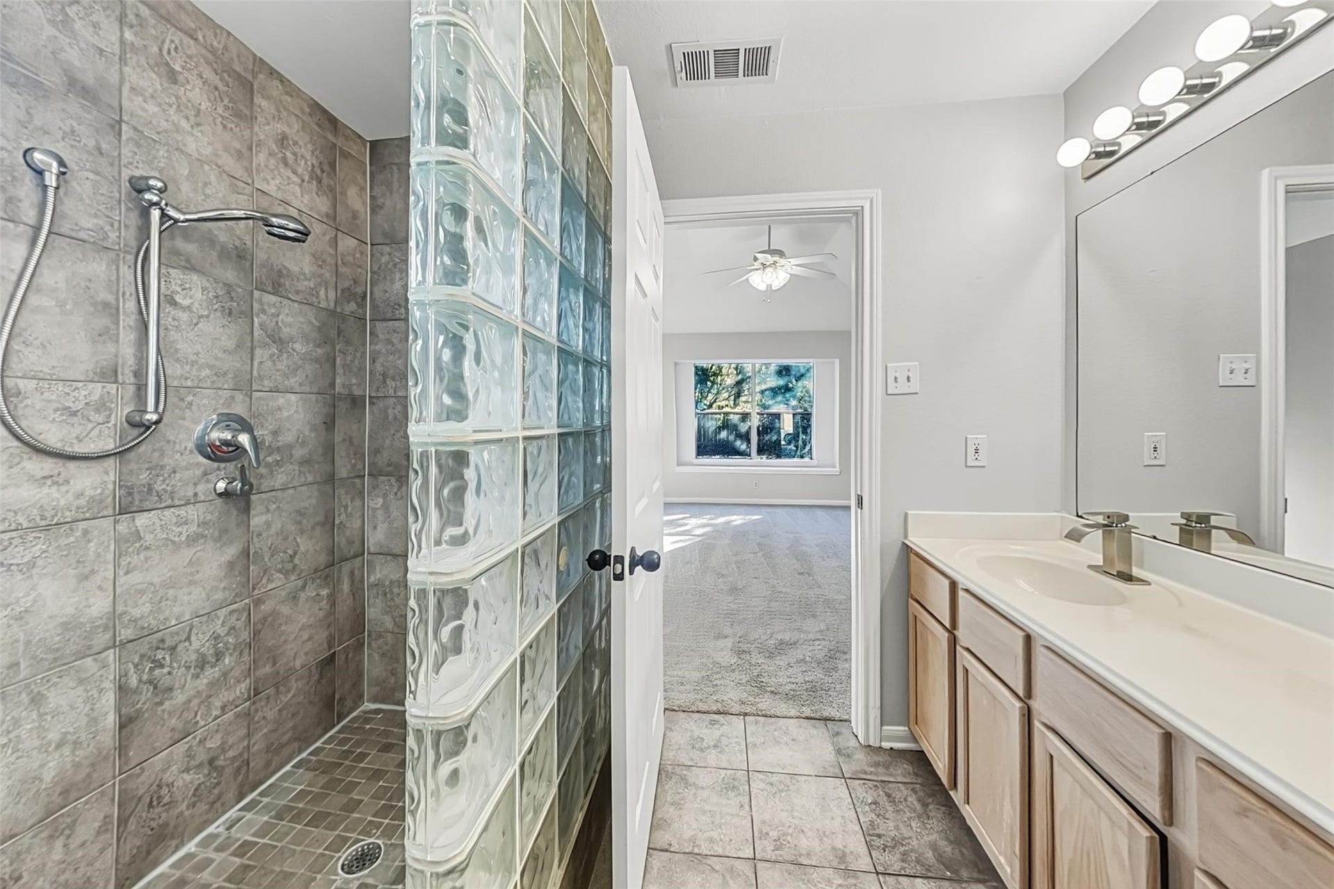 7522 Livery Lane, Cypress, TX 77433 7522 Livery Lane, Cypress, TX 77433