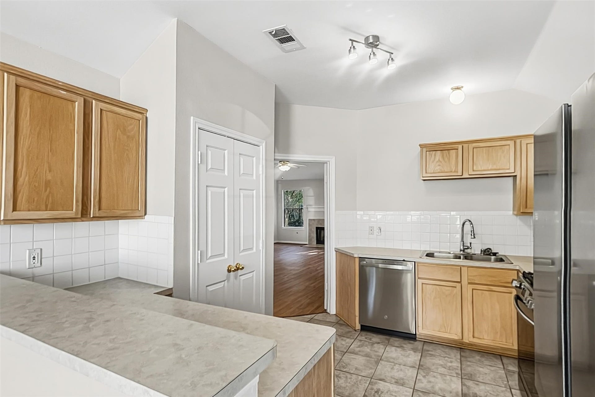 7522 Livery Lane, Cypress, TX 77433 7522 Livery Lane, Cypress, TX 77433