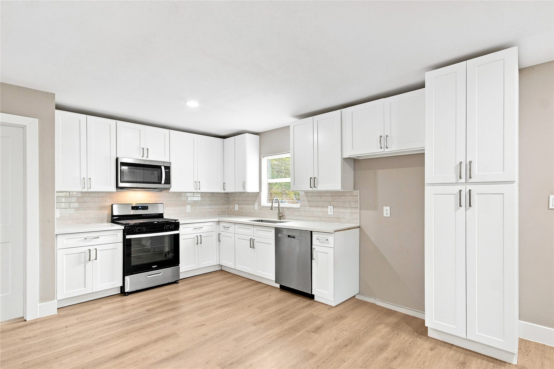 2803 S Houston Drive, La Marque, TX 77568 2803 S Houston Drive, La Marque, TX 77568