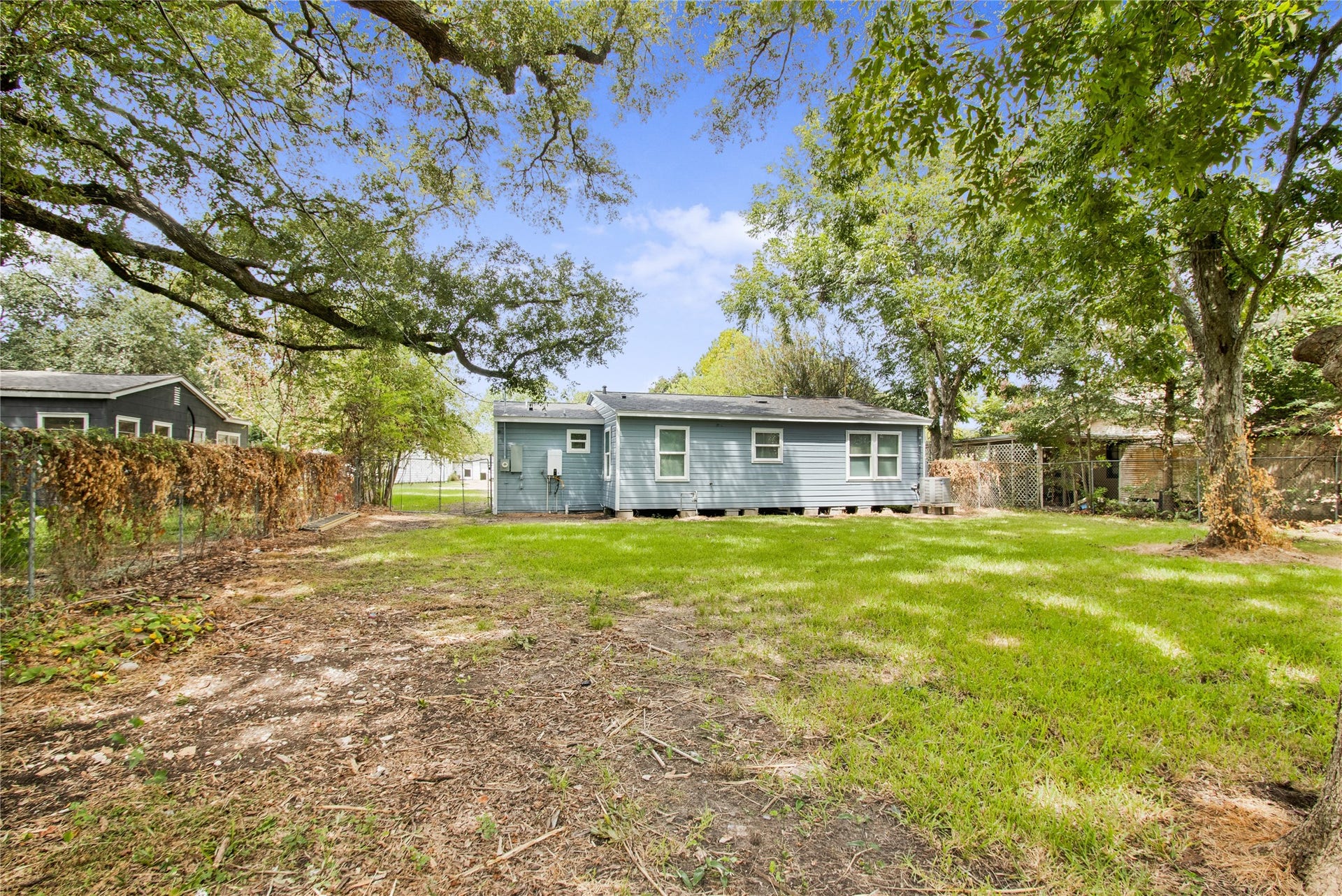 2803 S Houston Drive, La Marque, TX 77568 2803 S Houston Drive, La Marque, TX 77568