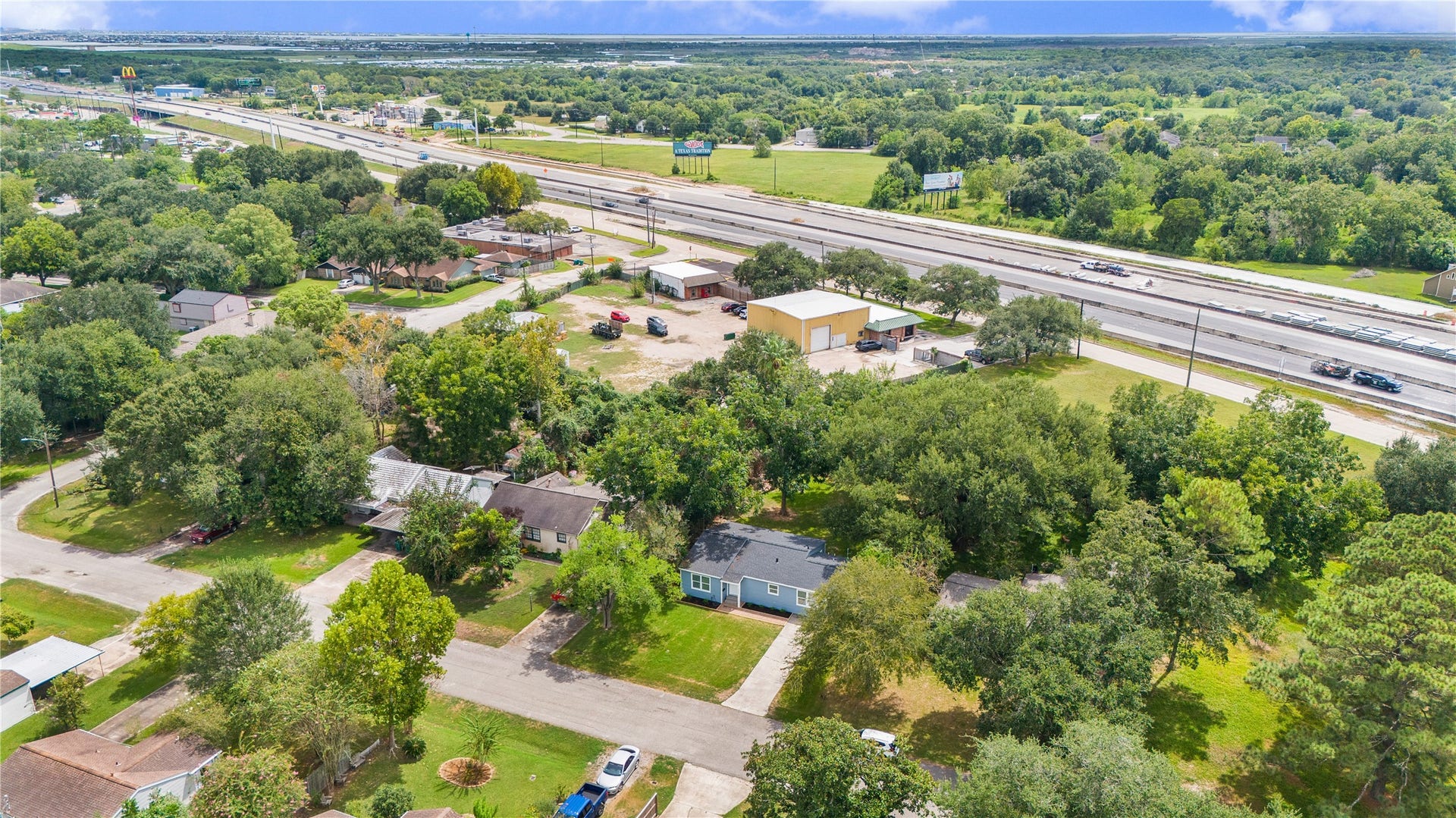 2803 S Houston Drive, La Marque, TX 77568 2803 S Houston Drive, La Marque, TX 77568