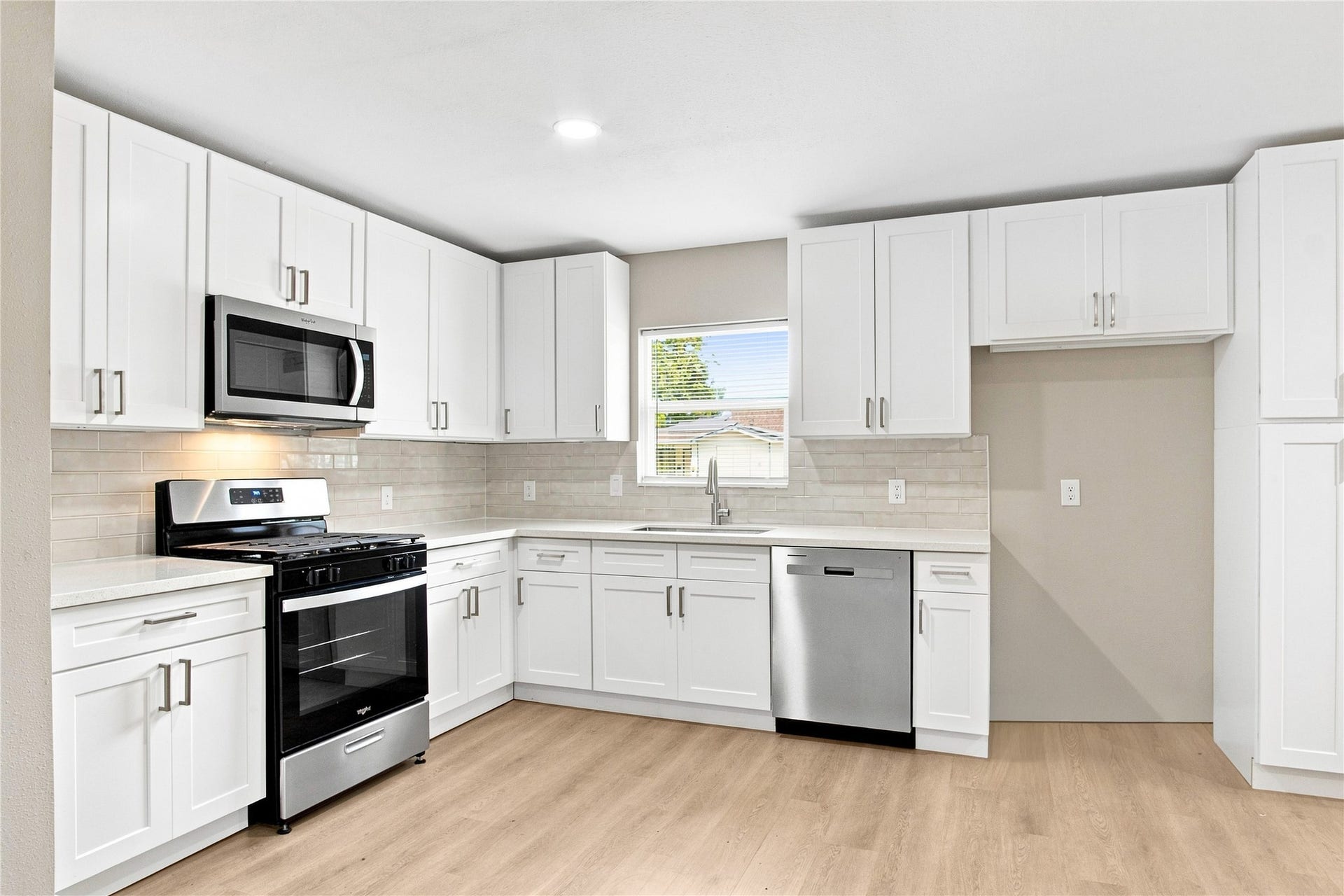 2803 S Houston Drive, La Marque, TX 77568 2803 S Houston Drive, La Marque, TX 77568