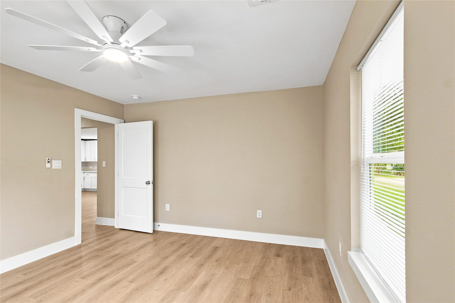 2803 S Houston Drive, La Marque, TX 77568 2803 S Houston Drive, La Marque, TX 77568