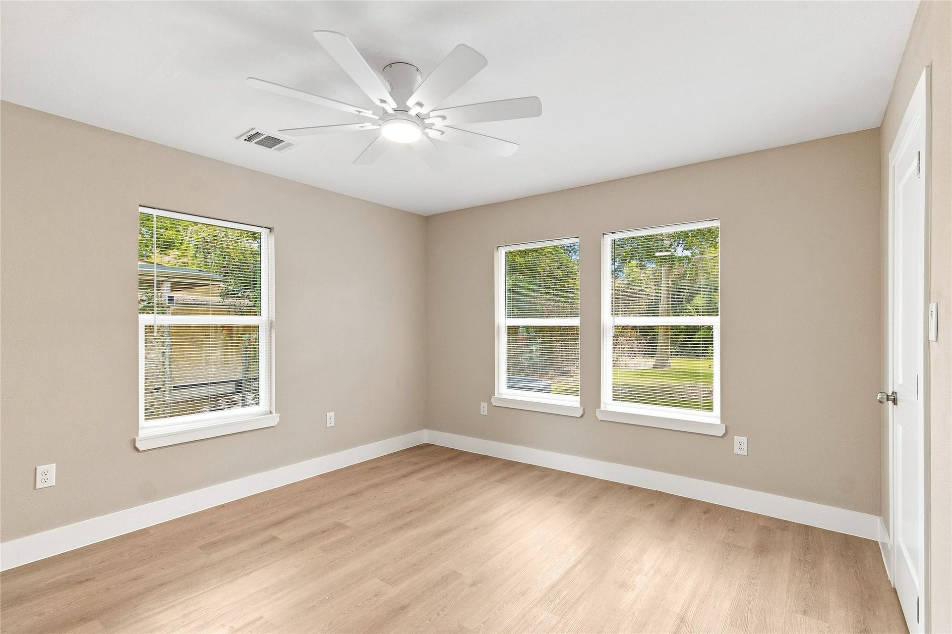 2803 S Houston Drive, La Marque, TX 77568 2803 S Houston Drive, La Marque, TX 77568