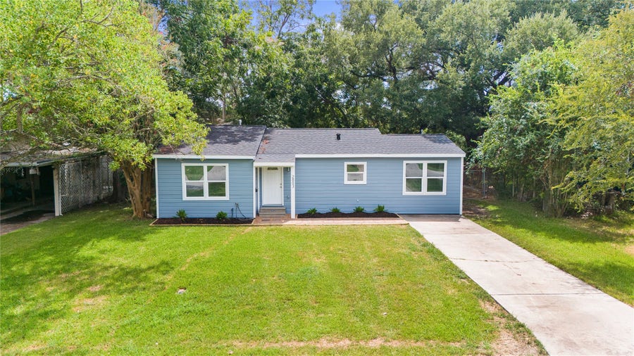 Property photo for 2803 S Houston Drive, La Marque, TX