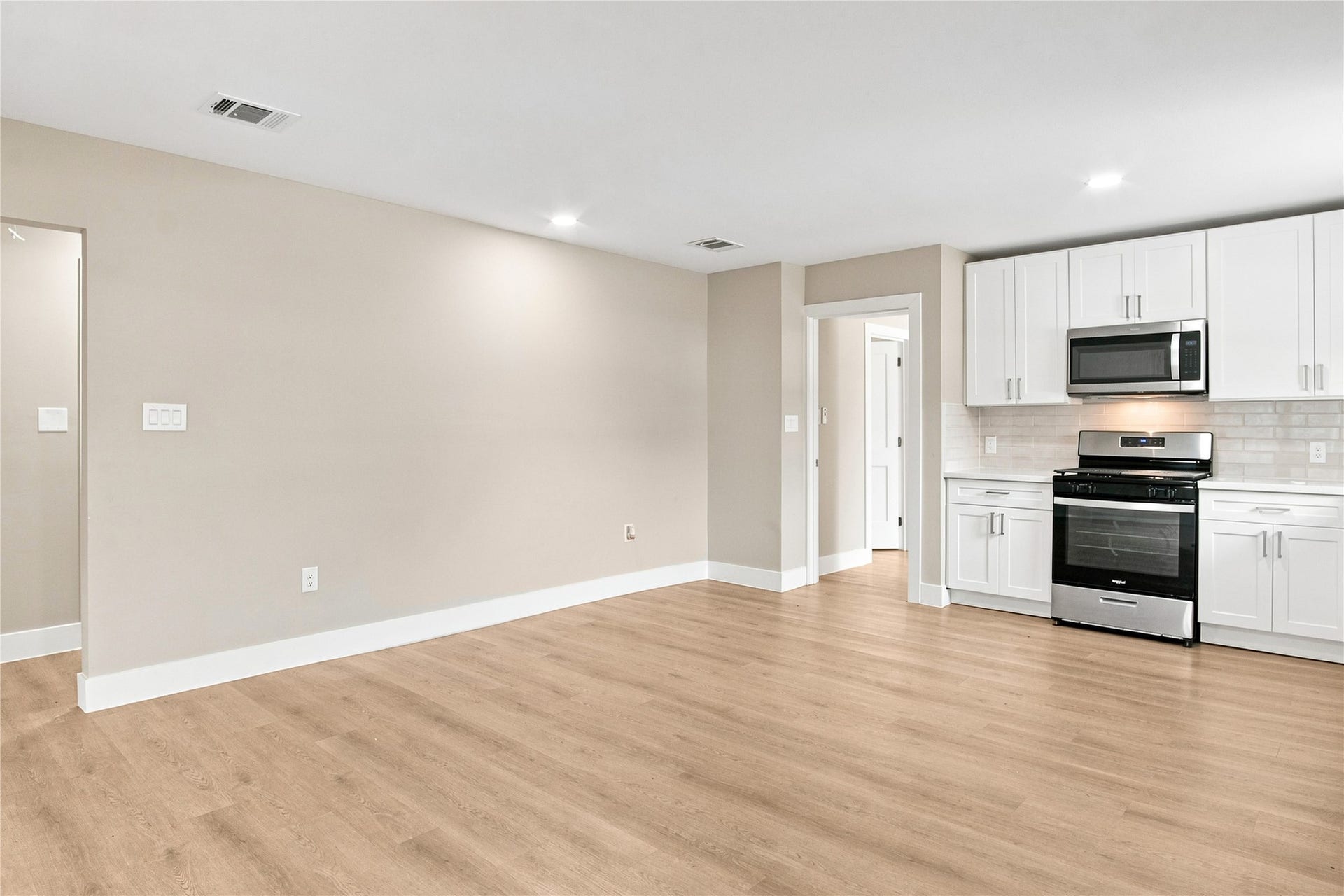 2803 S Houston Drive, La Marque, TX 77568 2803 S Houston Drive, La Marque, TX 77568