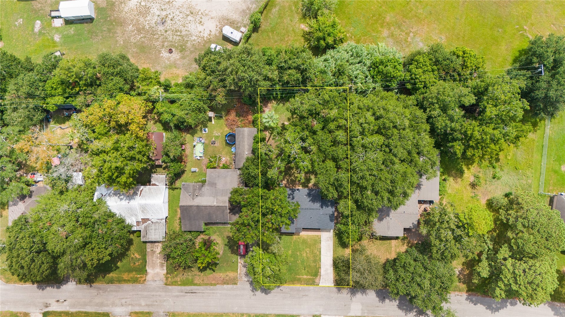 2803 S Houston Drive, La Marque, TX 77568 2803 S Houston Drive, La Marque, TX 77568