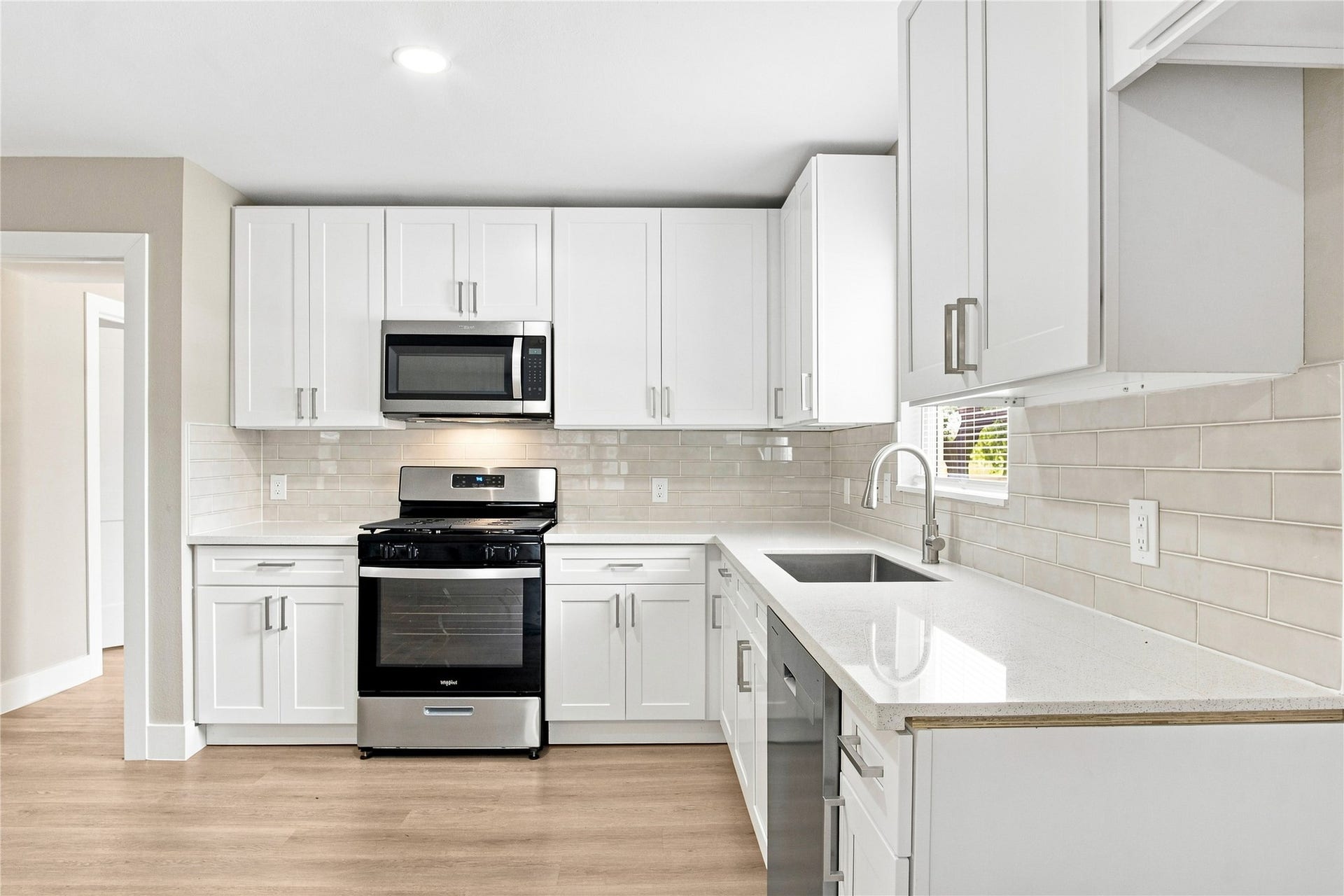2803 S Houston Drive, La Marque, TX 77568 2803 S Houston Drive, La Marque, TX 77568