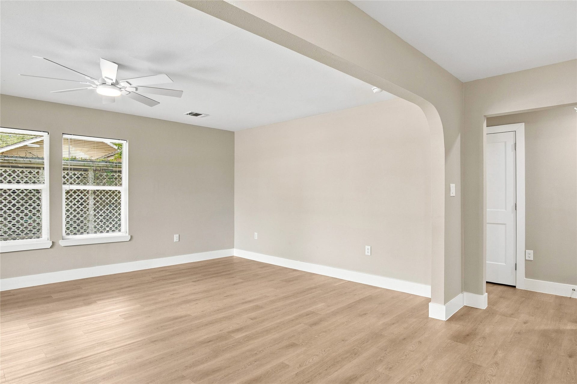 2803 S Houston Drive, La Marque, TX 77568 2803 S Houston Drive, La Marque, TX 77568
