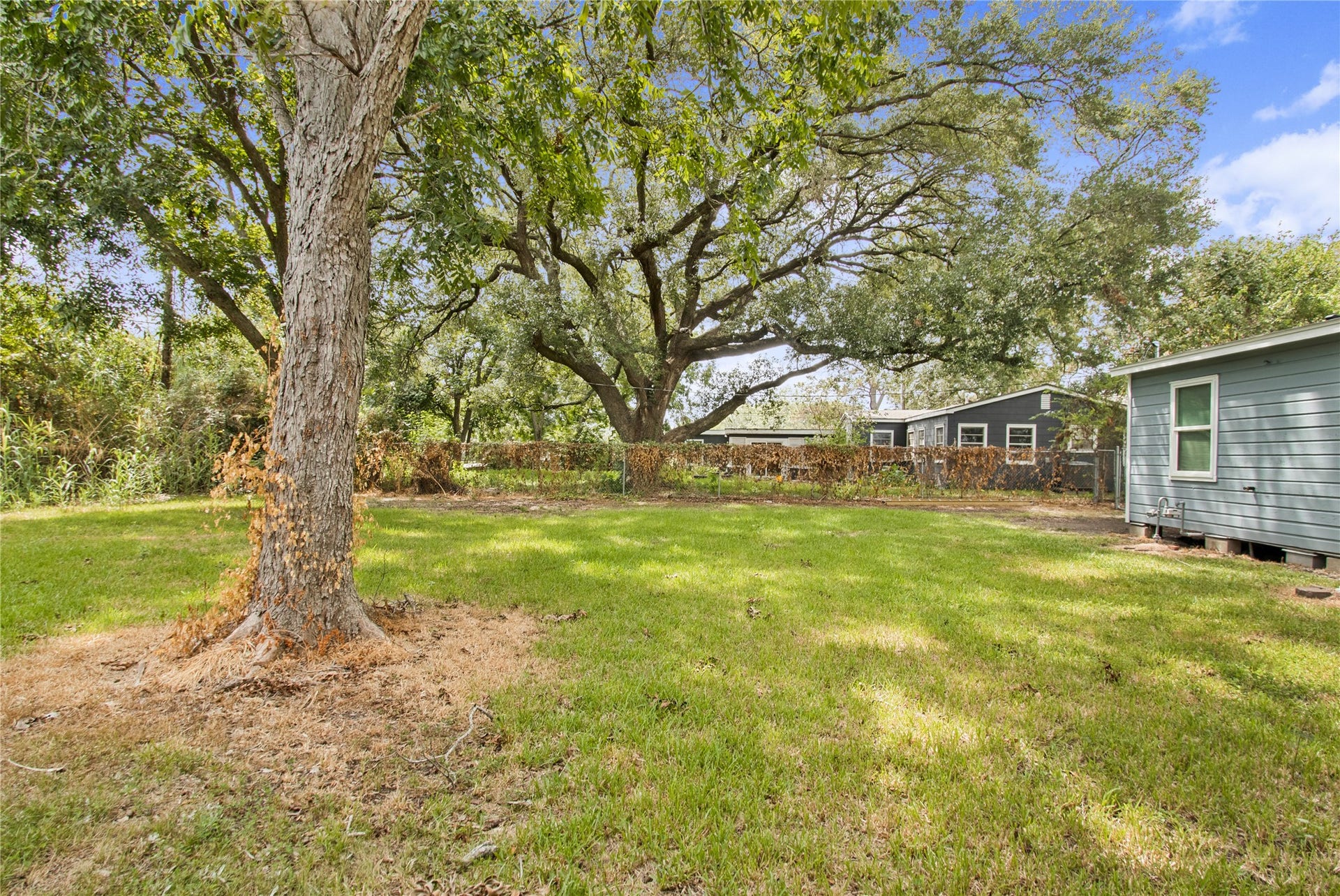 2803 S Houston Drive, La Marque, TX 77568 2803 S Houston Drive, La Marque, TX 77568