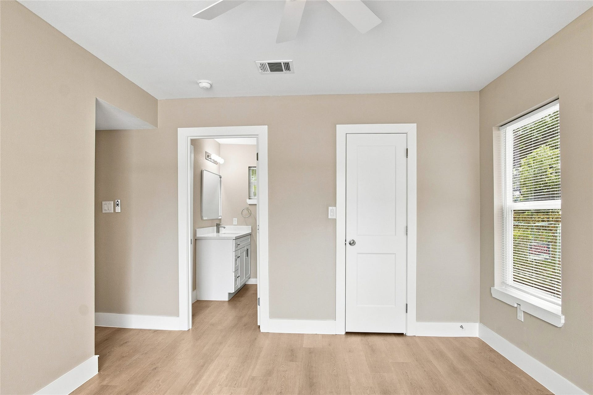 2803 S Houston Drive, La Marque, TX 77568 2803 S Houston Drive, La Marque, TX 77568