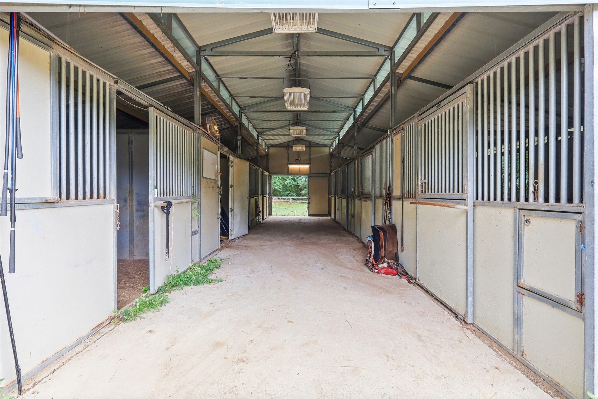 View 2 of 8 stall barn.