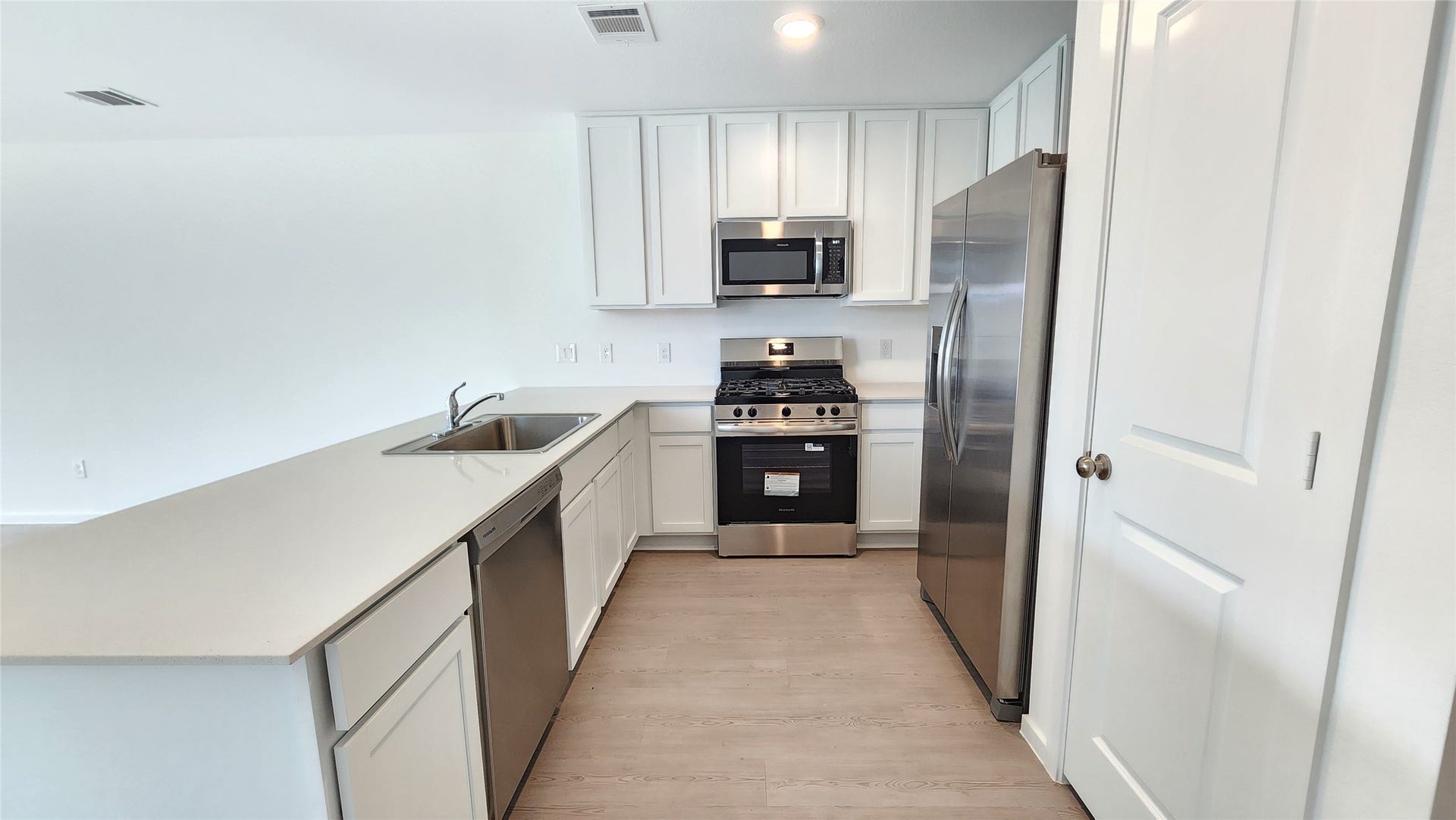 6303 Geyser Starish Drive, Katy, TX 77493 Kitchen