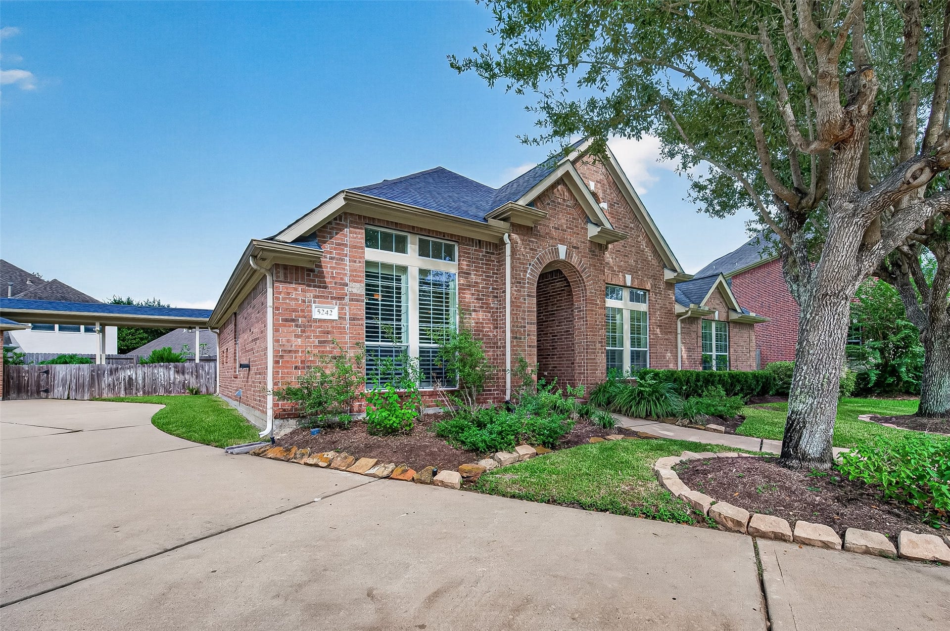 5242 Fountainbrook Lane, Sugar Land, TX 77479 5242 Fountainbrook Lane, Sugar Land, TX 77479