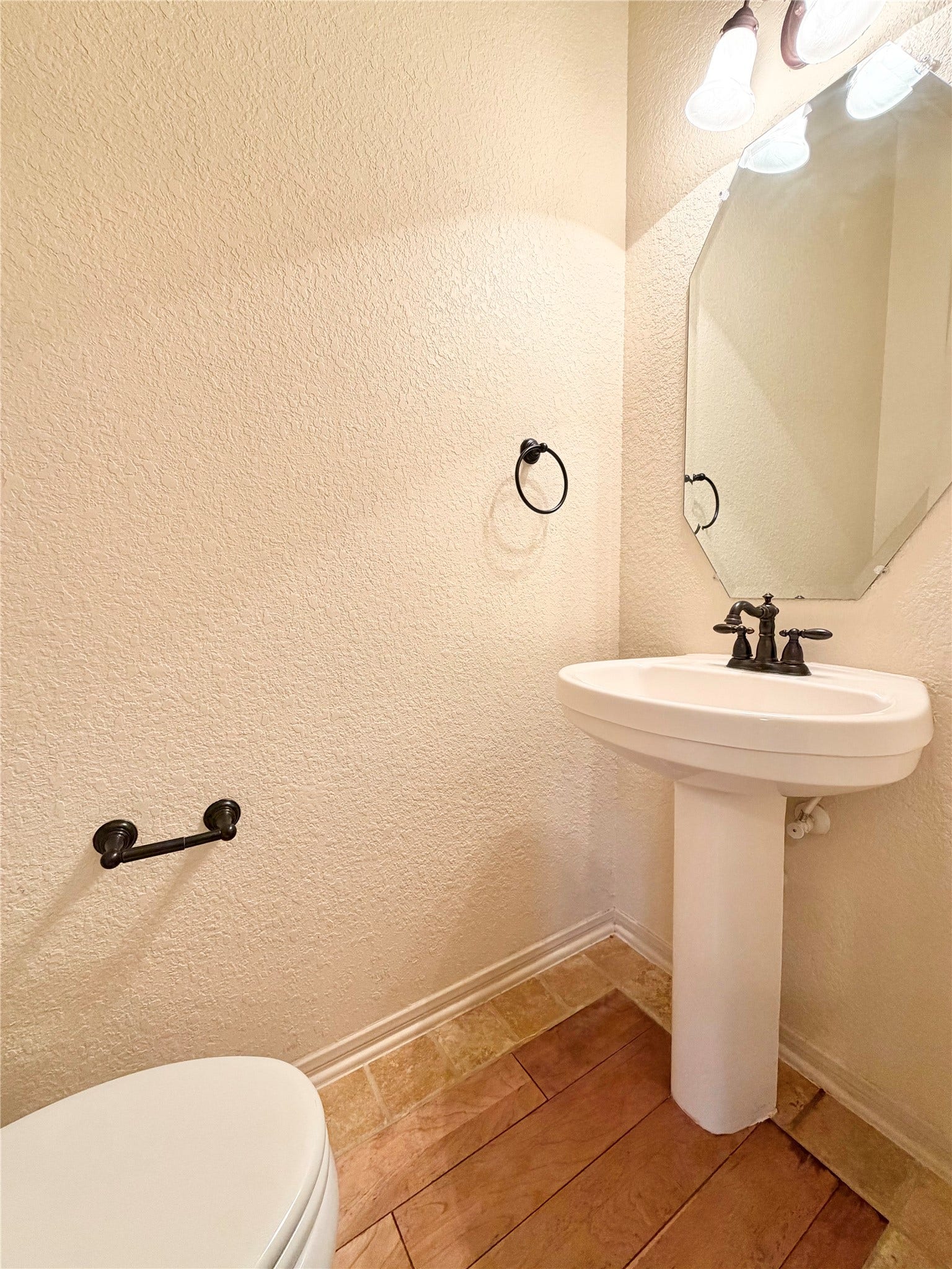 5242 Fountainbrook Lane, Sugar Land, TX 77479 5242 Fountainbrook Lane, Sugar Land, TX 77479
