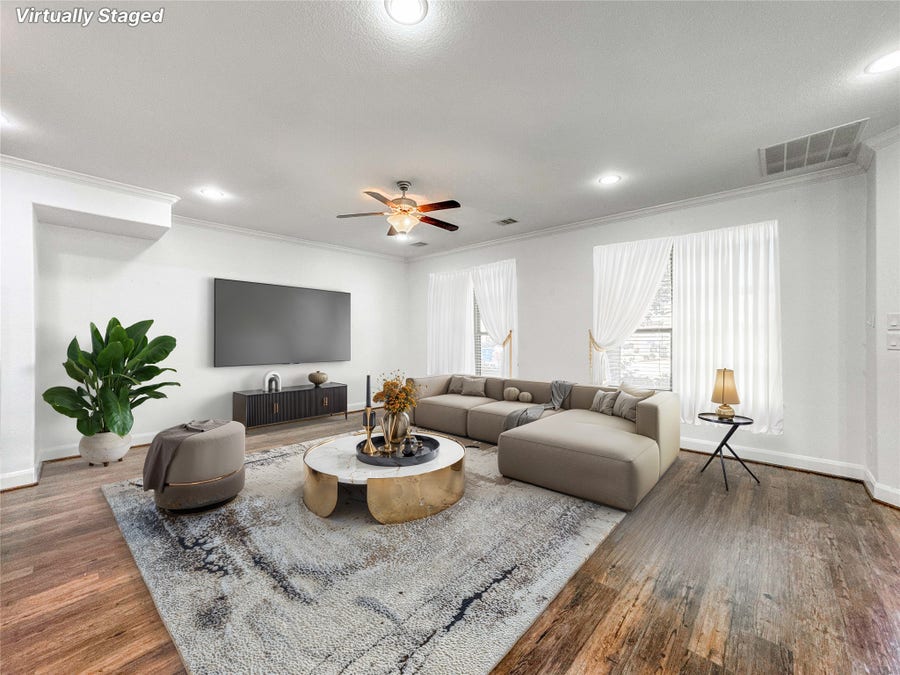 Property photo for 717 Via Lago, Webster, TX