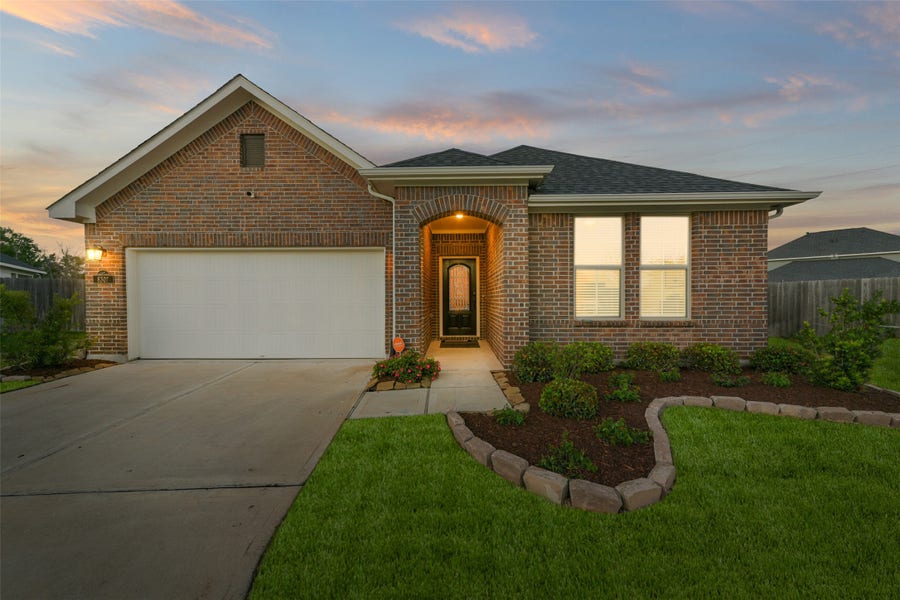 Property photo for 8307 Divot Trace, Fulshear, TX