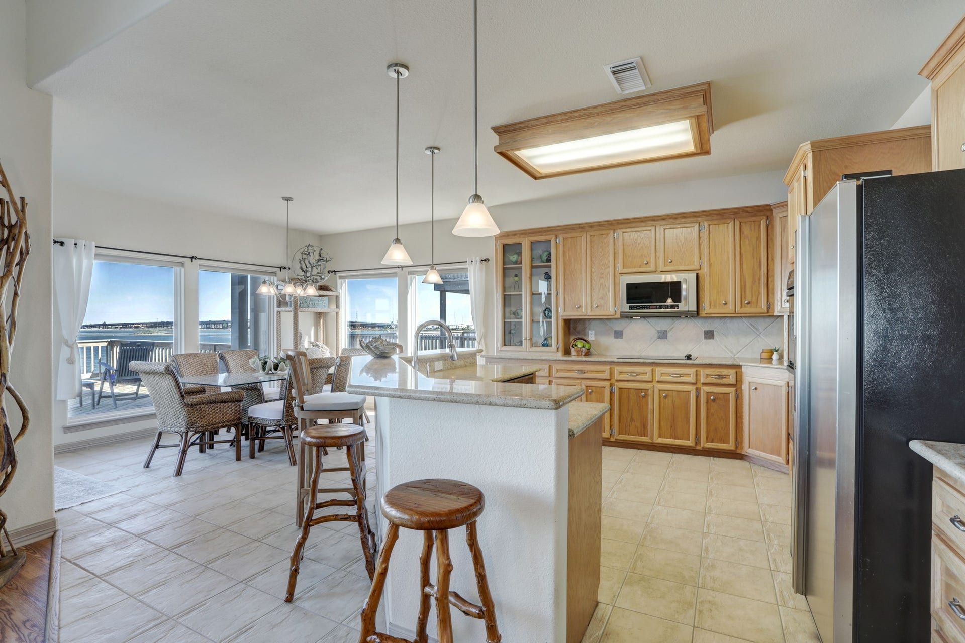 442 Jeanie Lynn Street, Tiki Island, TX 77554 442 Jeanie Lynn Street, Tiki Island, TX 77554