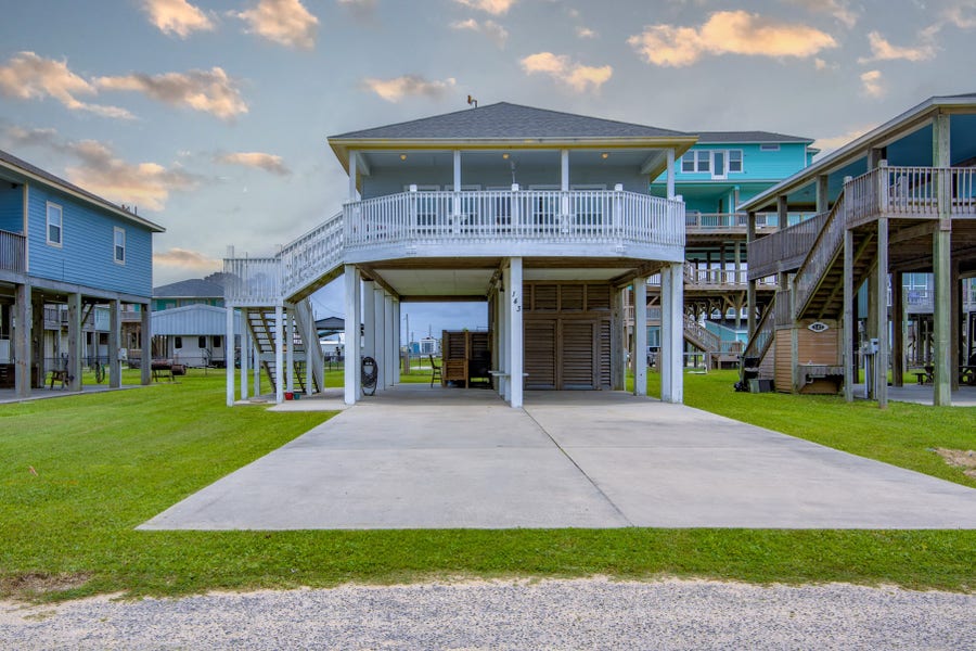 Property photo for 143 Ocean View Drive, Crystal Beach, TX